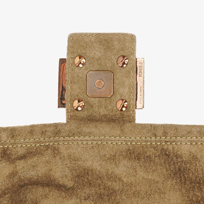 Fendi Große Mama Baguette Schultertasche aus Wildleder