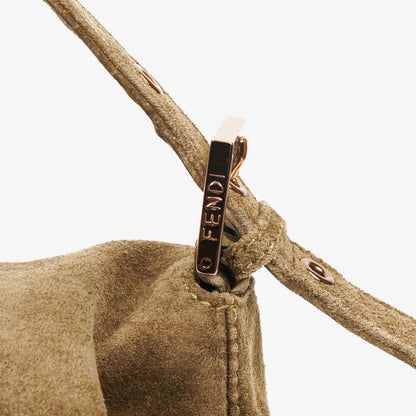 Fendi Große Mama Baguette Schultertasche aus Wildleder