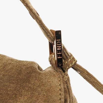 Fendi Große Mama Baguette Schultertasche aus Wildleder