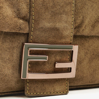 Fendi Große Mama Baguette Schultertasche aus Wildleder