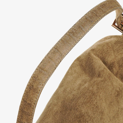 Fendi Große Mama Baguette Schultertasche aus Wildleder