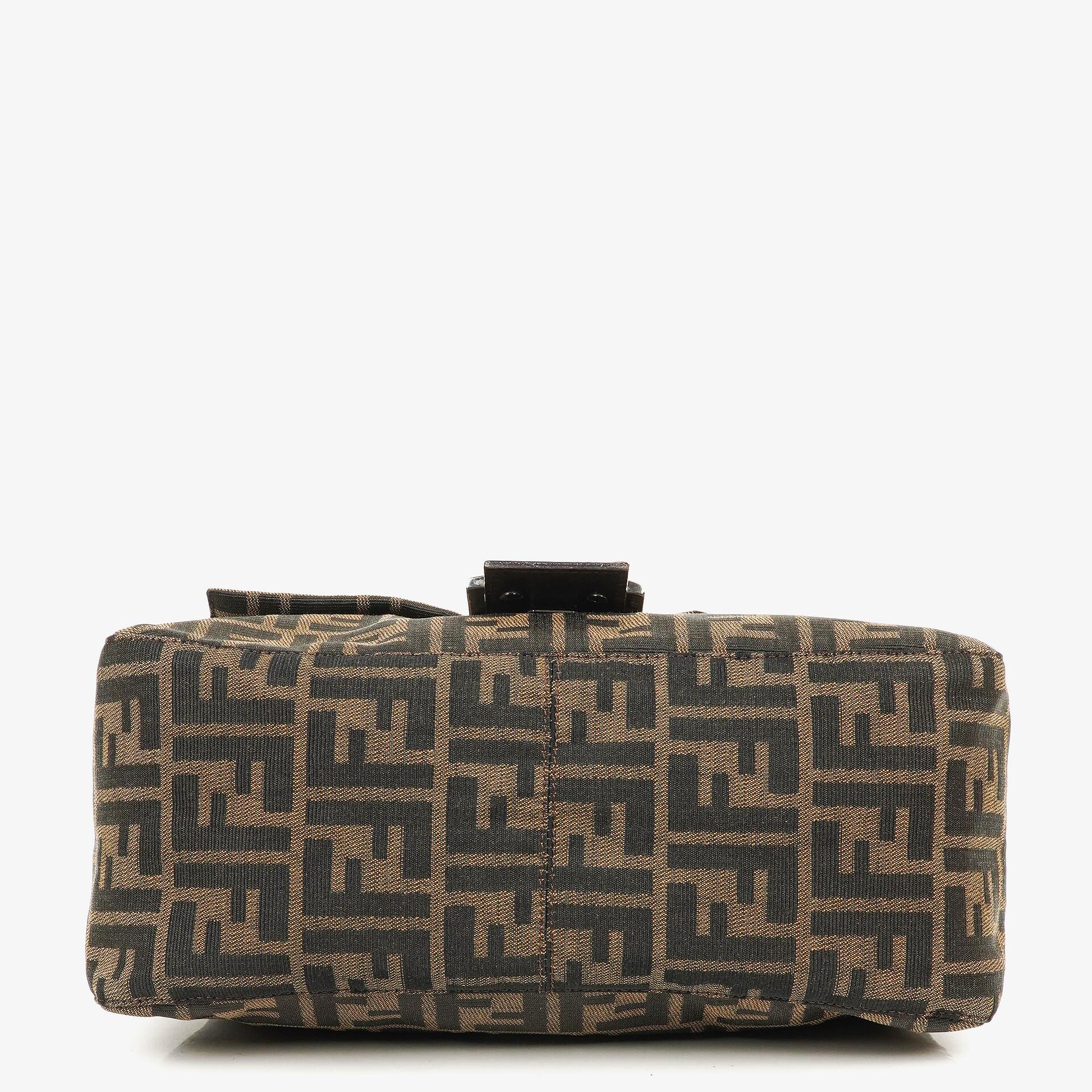 Fendi Mama Baguette Zucca Schultertasche in Braun
