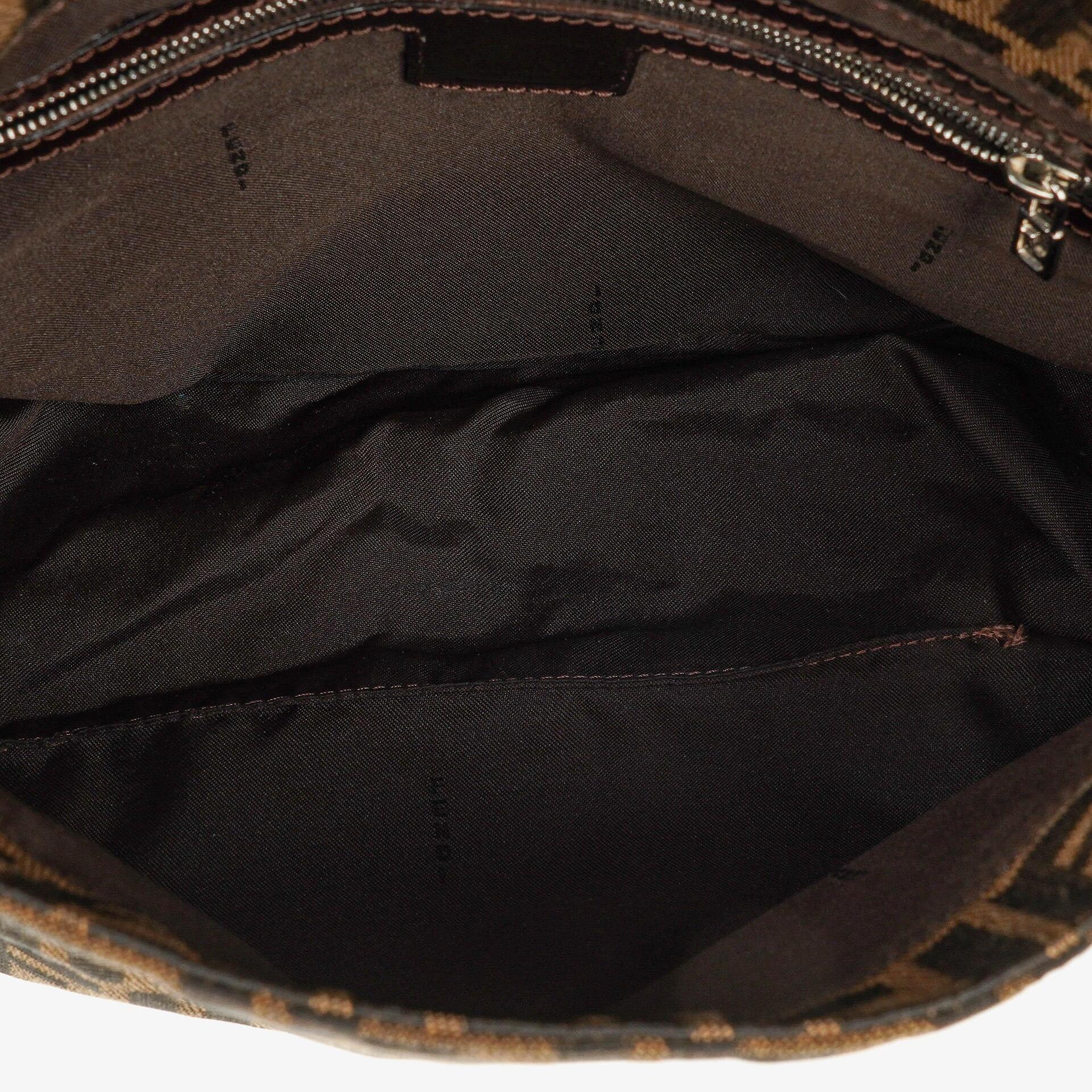 Fendi Mama Baguette Zucca Schultertasche in Braun