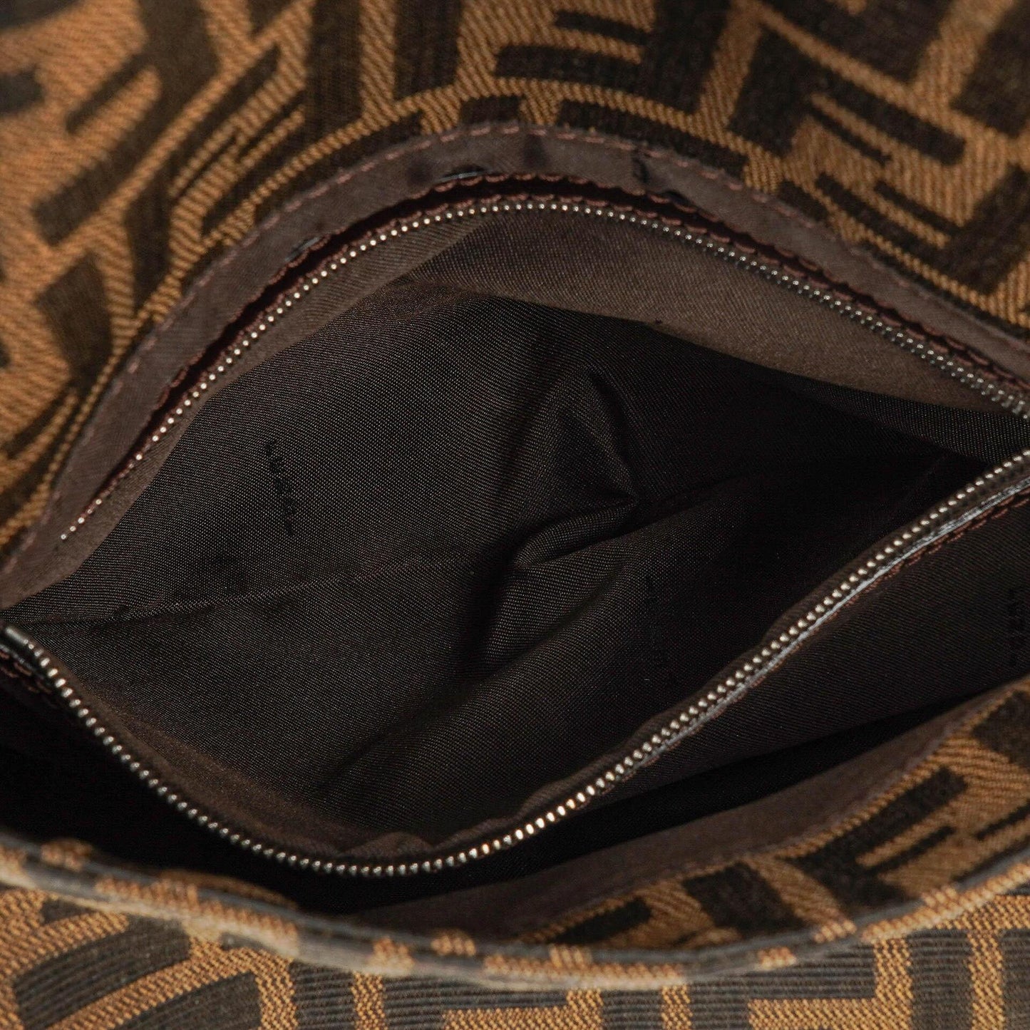 Fendi Mama Baguette Zucca Schultertasche in Braun