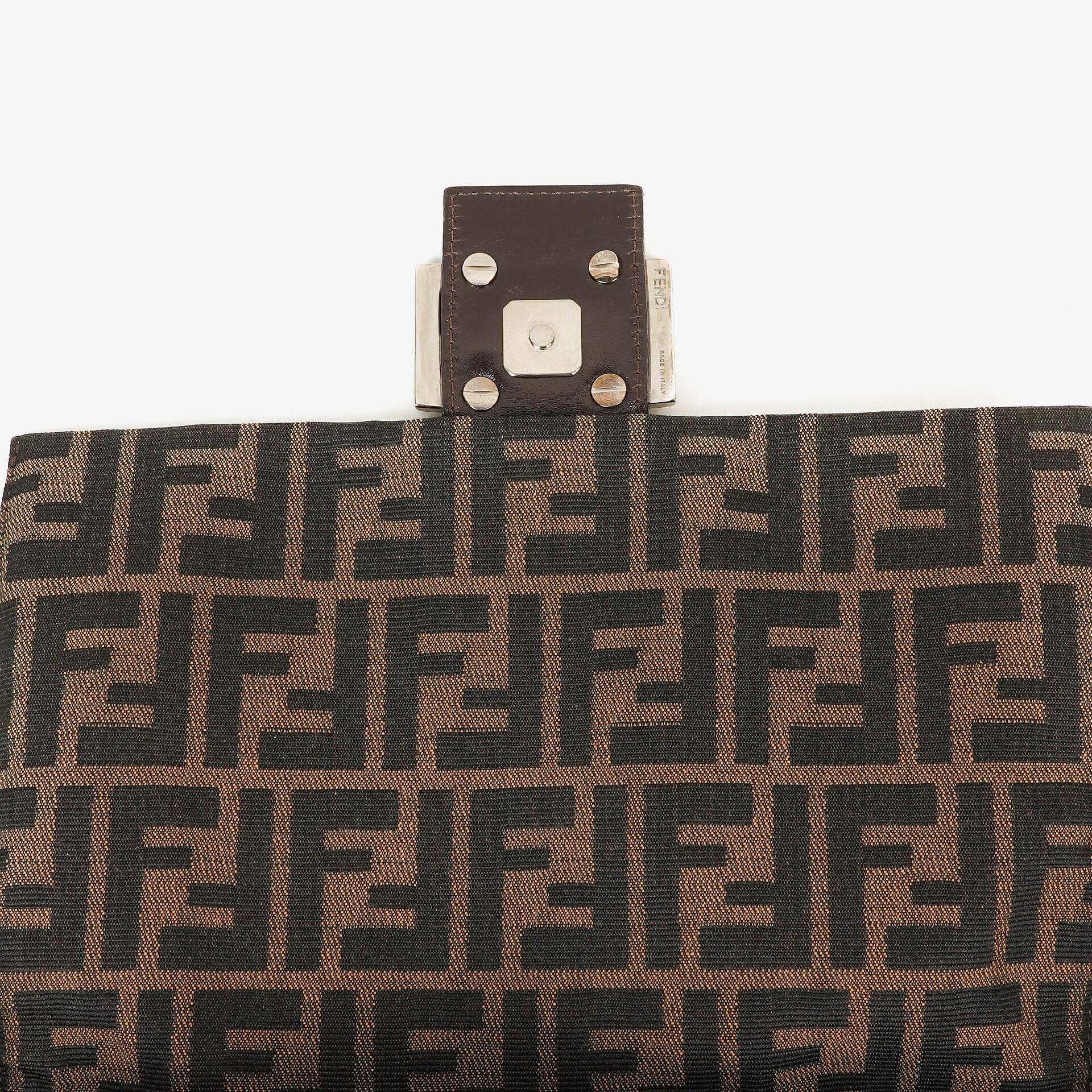 Fendi Mama Baguette Zucca Schultertasche in Braun