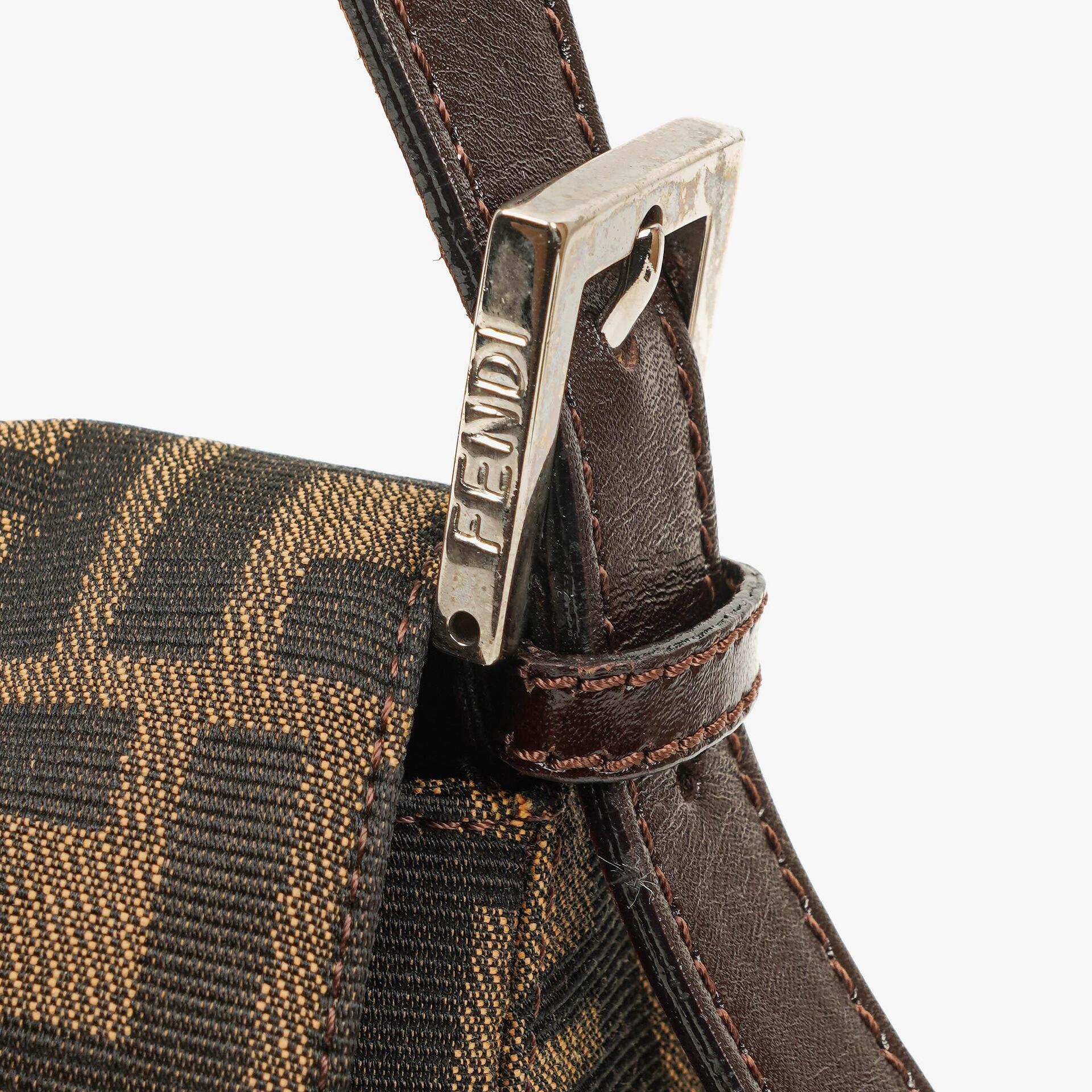 Fendi Mama Baguette Zucca Schultertasche in Braun