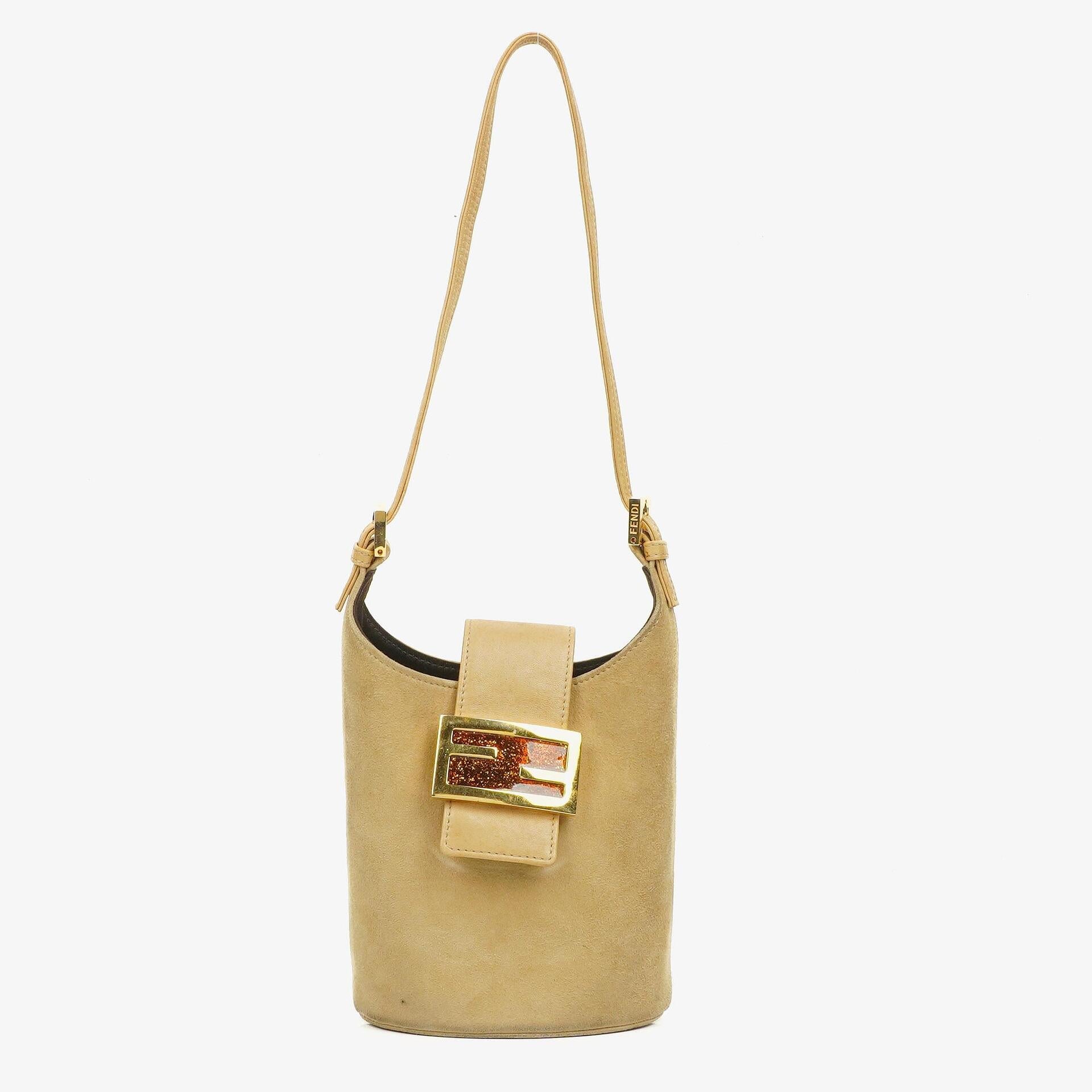 Fendi Mini Bucket Bag aus Wildleder und Leder