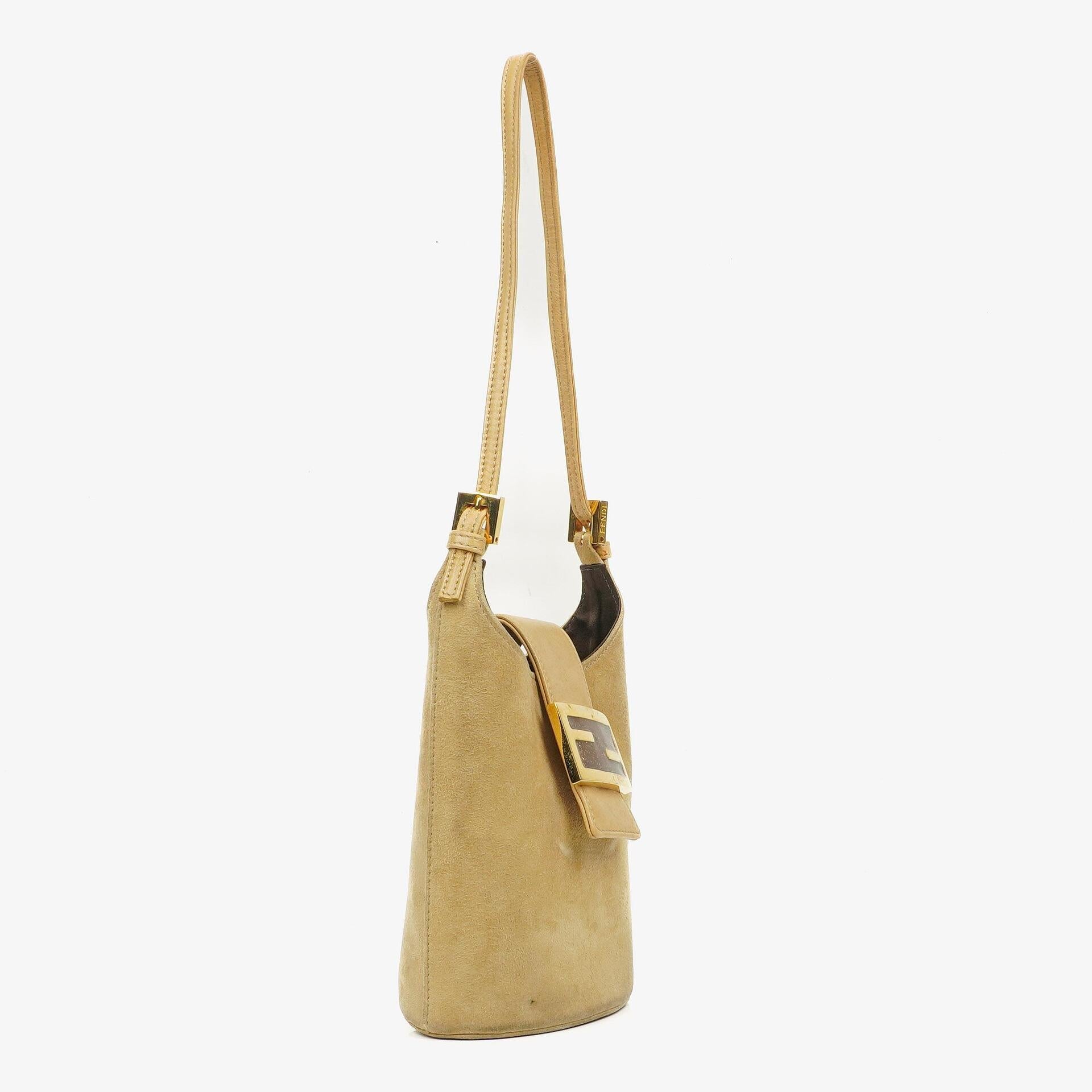 Fendi Mini Bucket Bag aus Wildleder und Leder