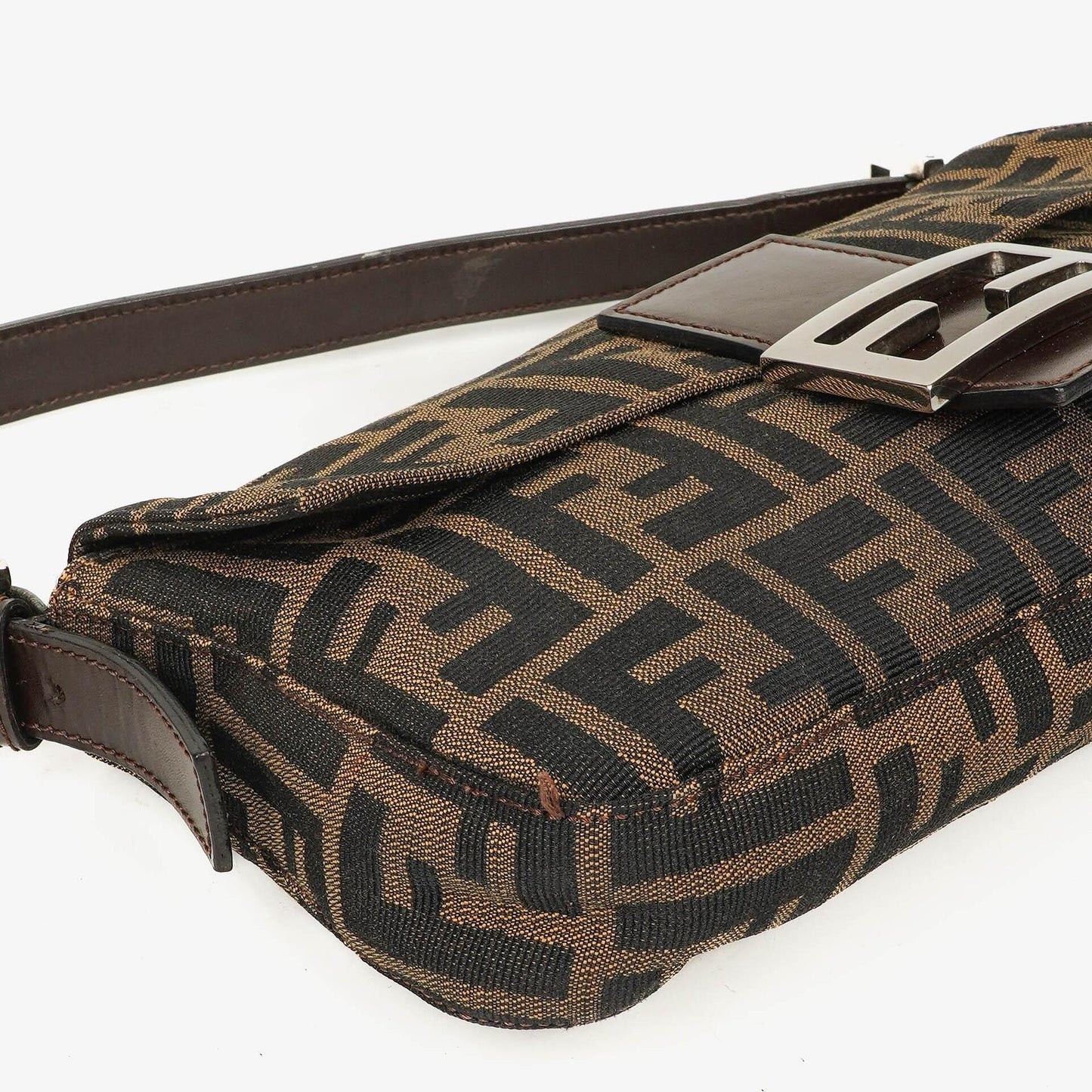 Fendi Zucca Baguette FF Schultertasche in Braun