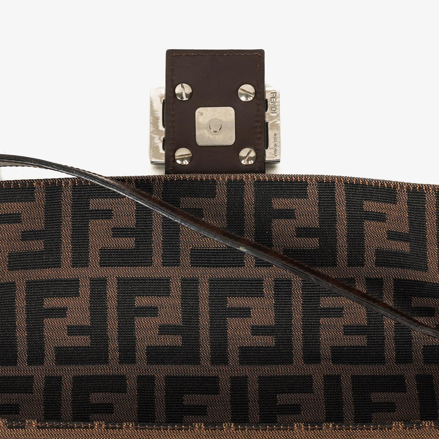 Fendi Zucca Baguette FF Schultertasche in Braun