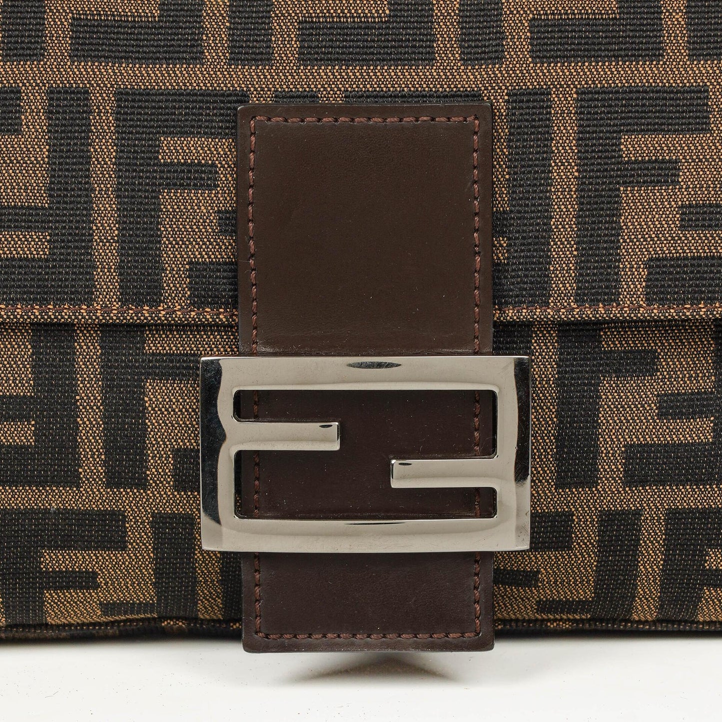 Fendi Zucca Baguette FF Schultertasche in Braun