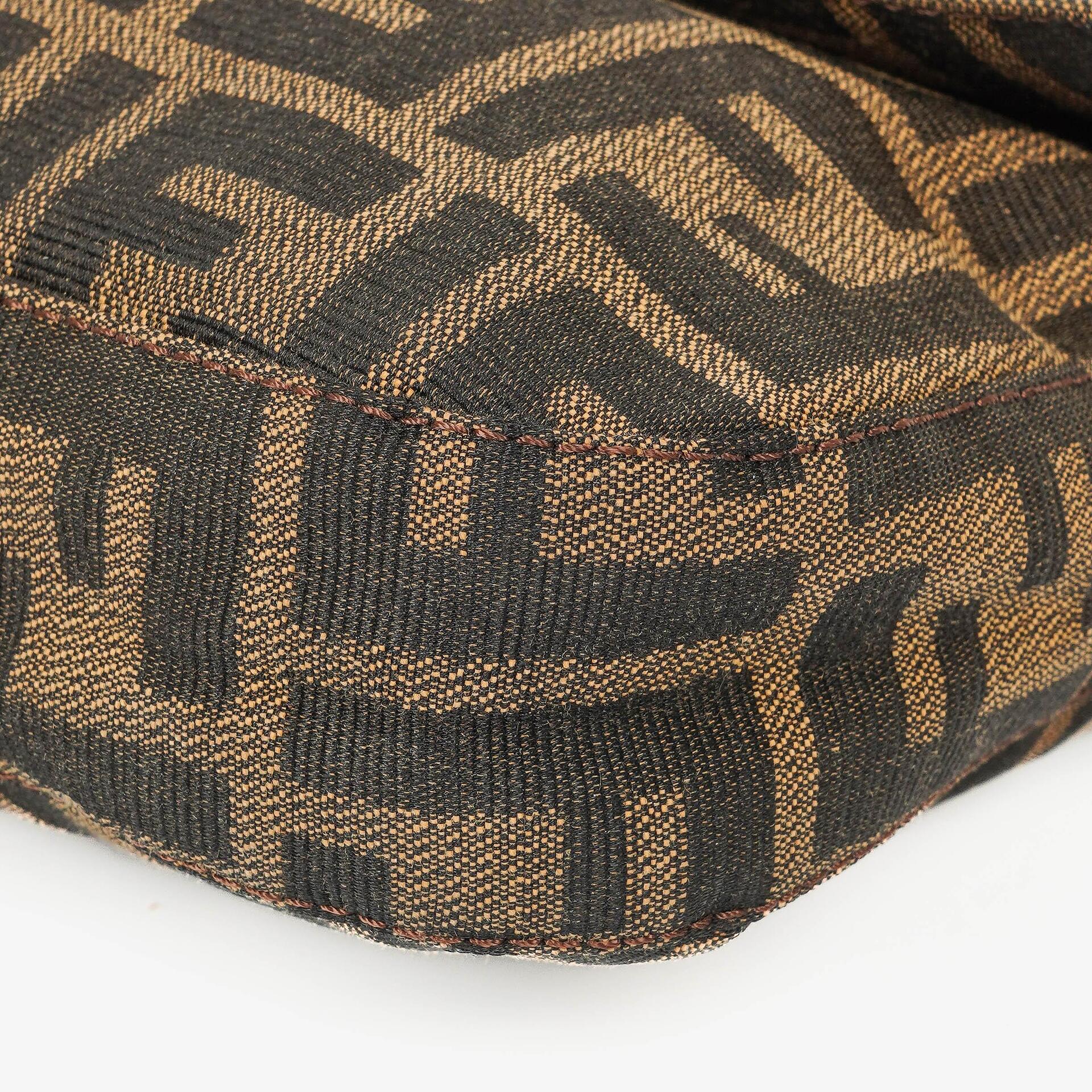 Fendi Zucca Baguette FF Schultertasche in Braun