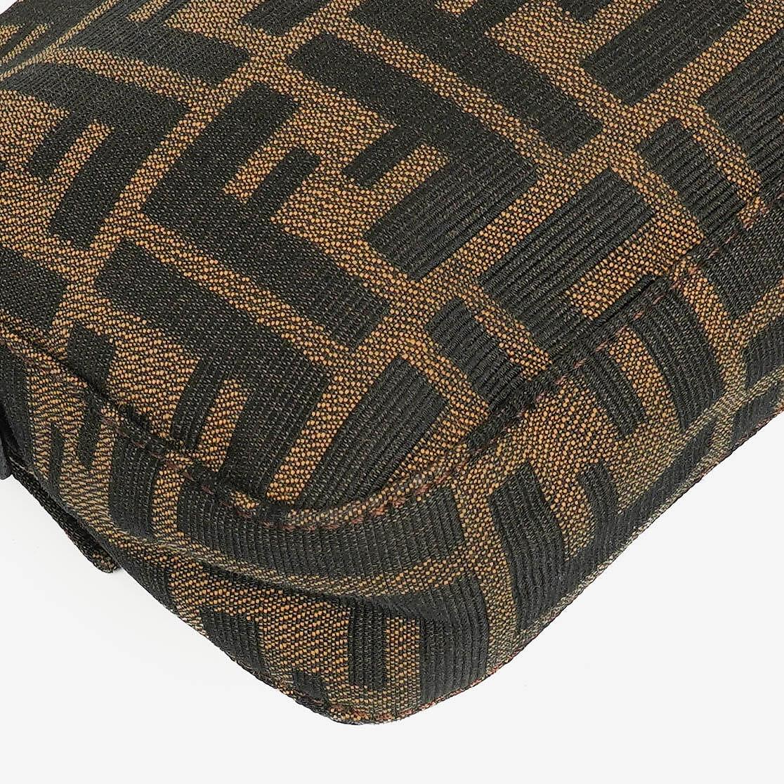 Fendi Zucca Baguette Schultertasche