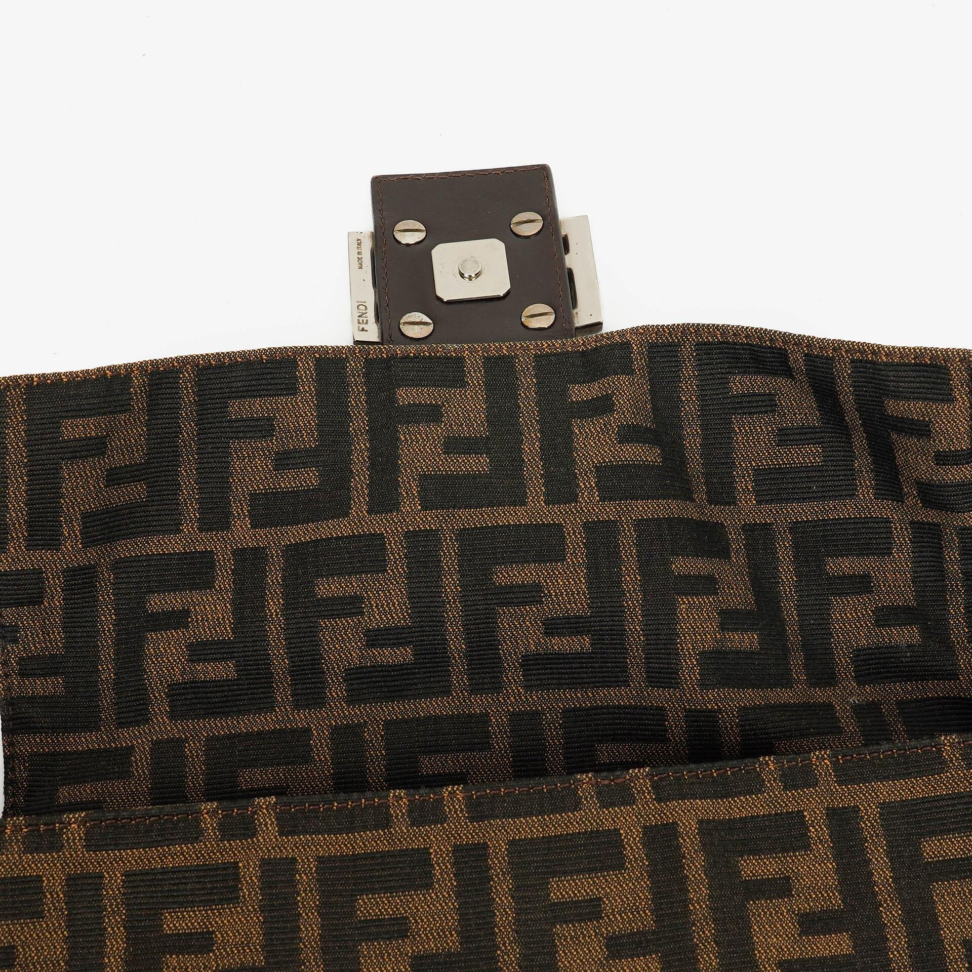 Fendi Zucca Baguette Schultertasche