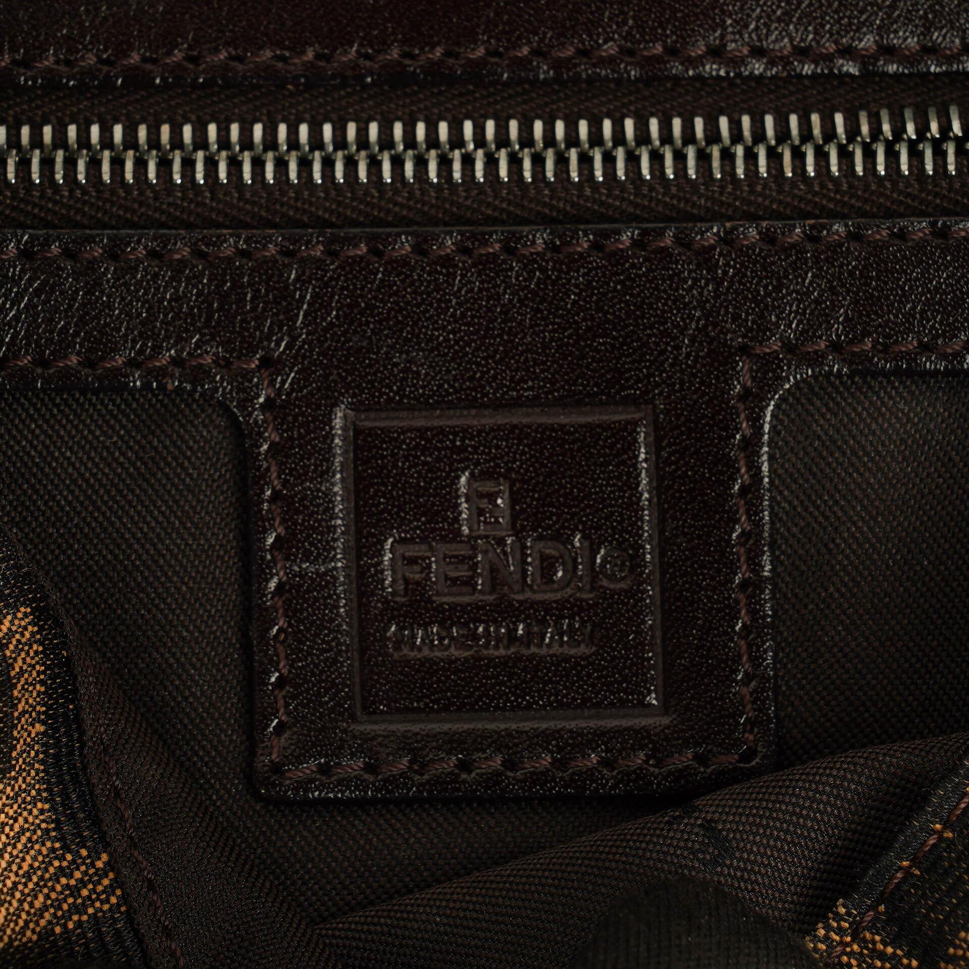 Fendi Zucca Baguette Schultertasche