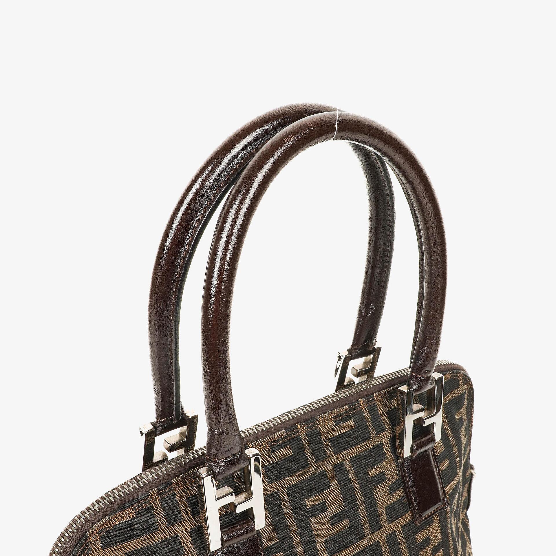 Fendi Zucca Handtasche mit Obergriff in Braun