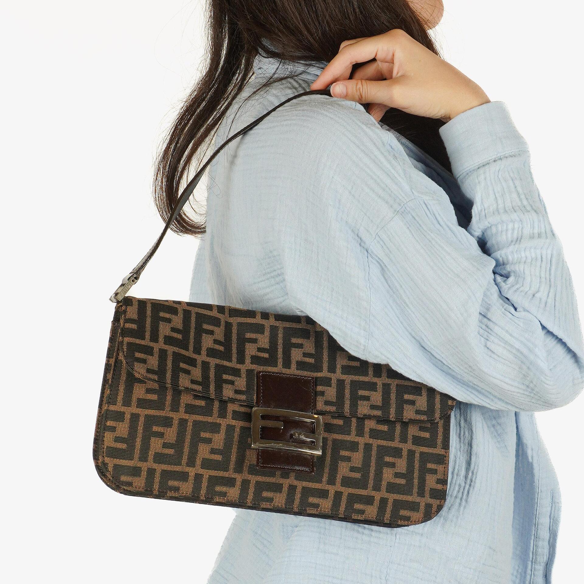 Fendi Zucca Baguette Tobacco Schultertasche aus Canvas