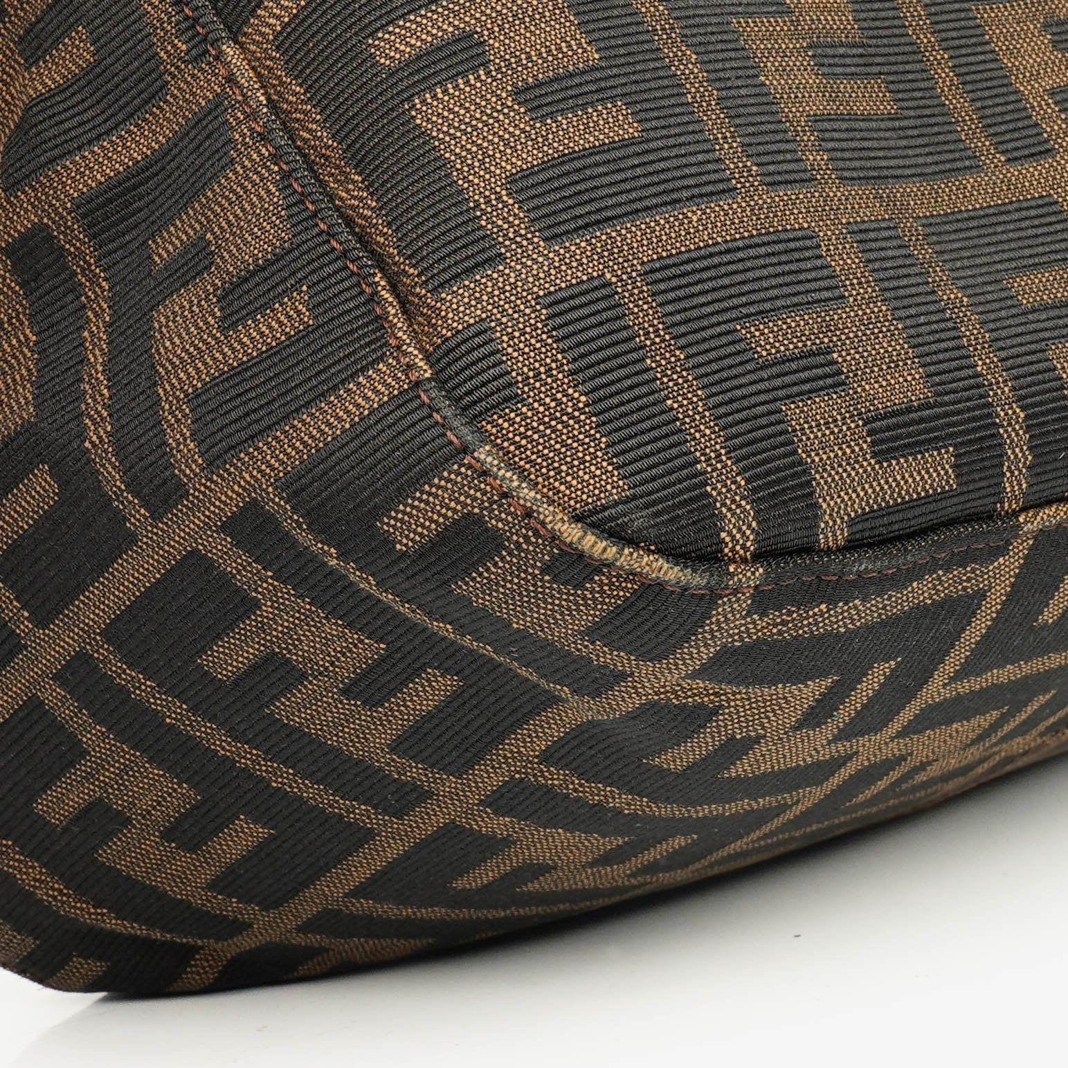 Fendi Zucca Mamma Baguette Schultertasche