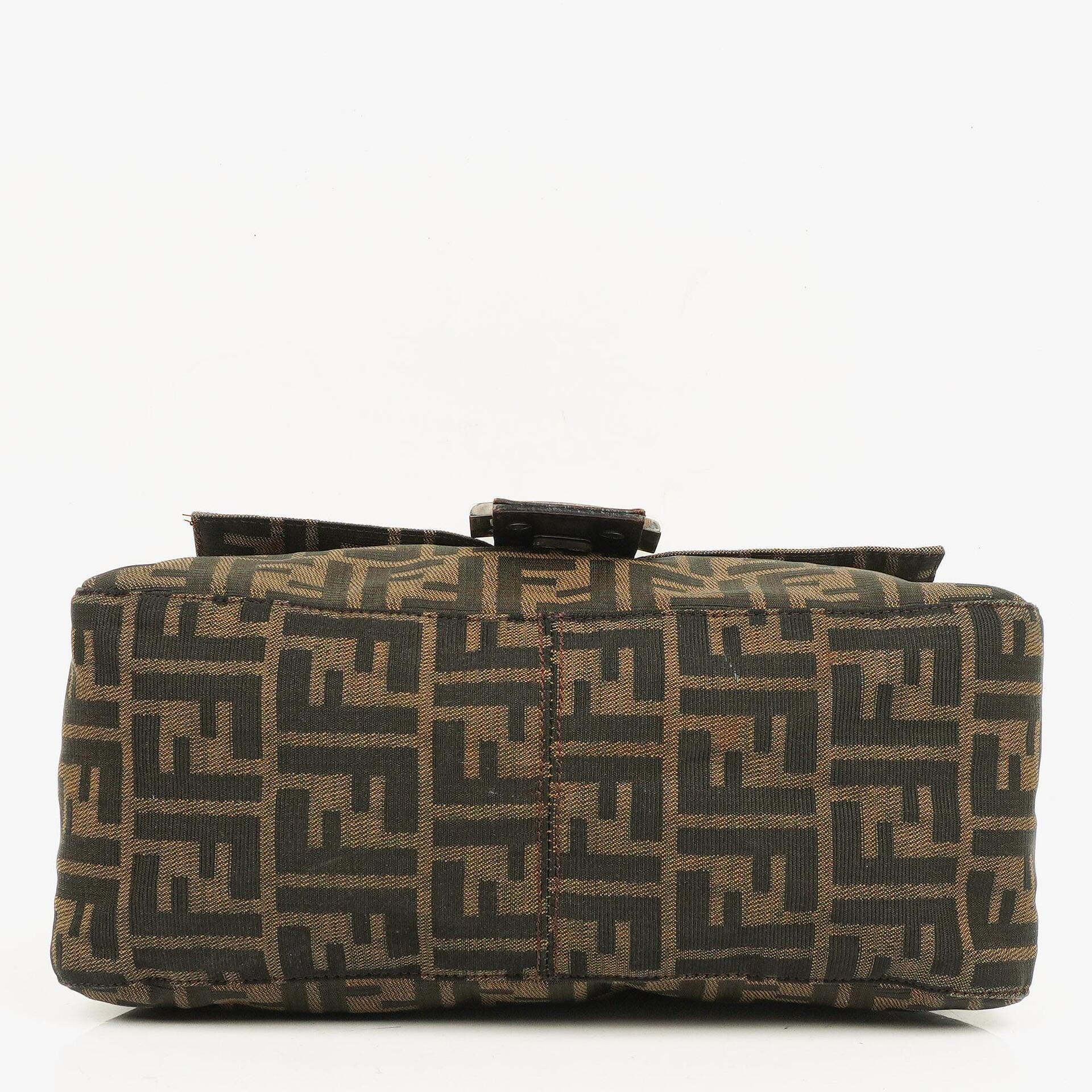 Fendi Zucca Mamma Baguette Schultertasche in Tobacco