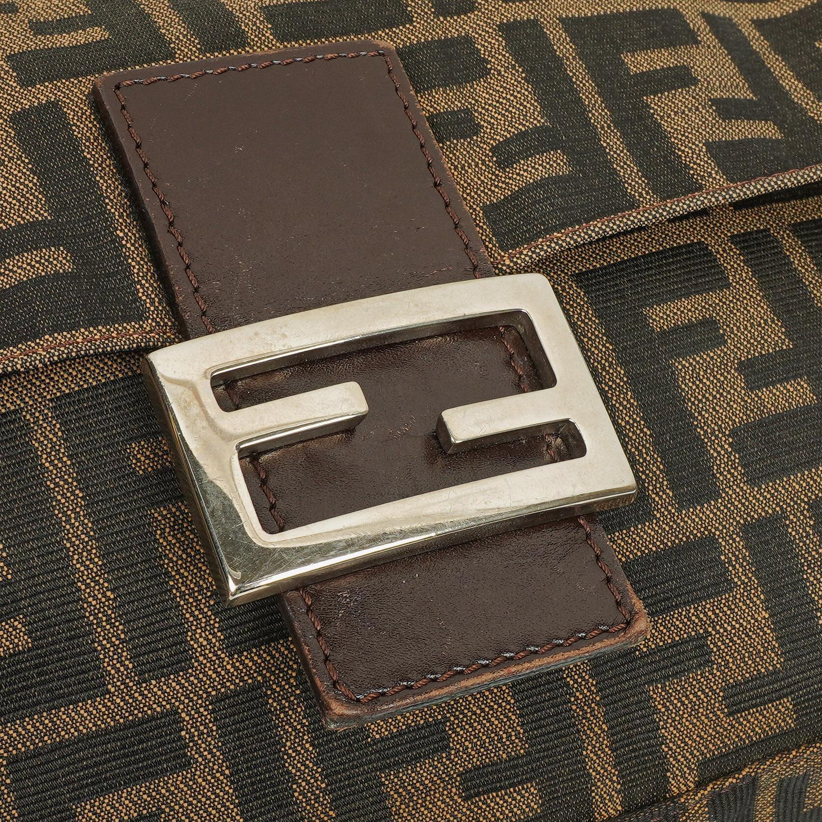Fendi Zucca Mamma Baguette Schultertasche in Tobacco