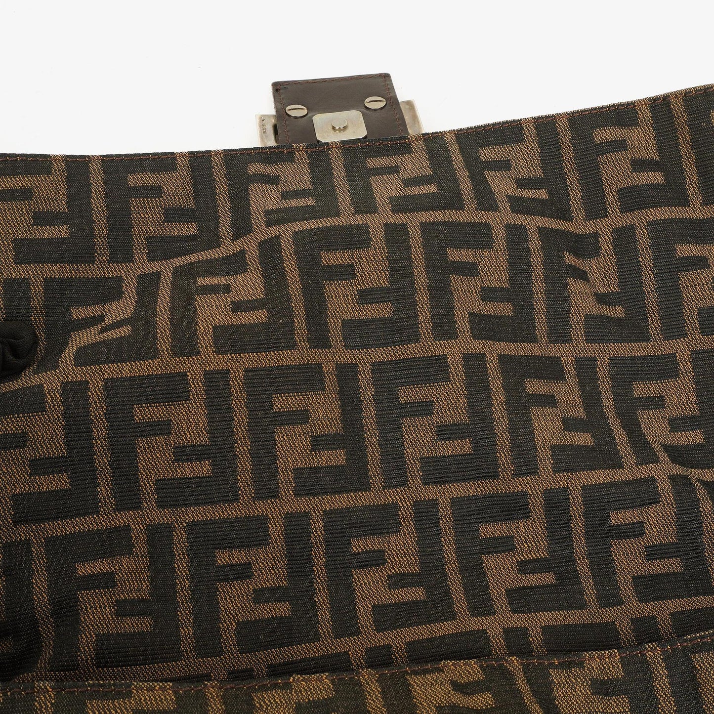 Fendi Zucca Mamma Baguette Schultertasche in Tobacco