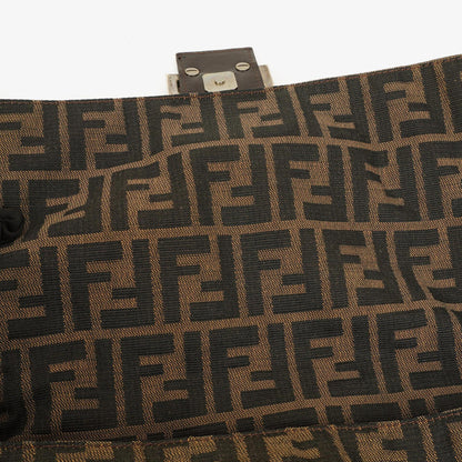 Fendi Zucca Mamma Baguette Schultertasche in Tobacco