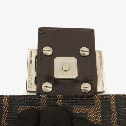Fendi Zucca Mamma Baguette Schultertasche in Tobacco