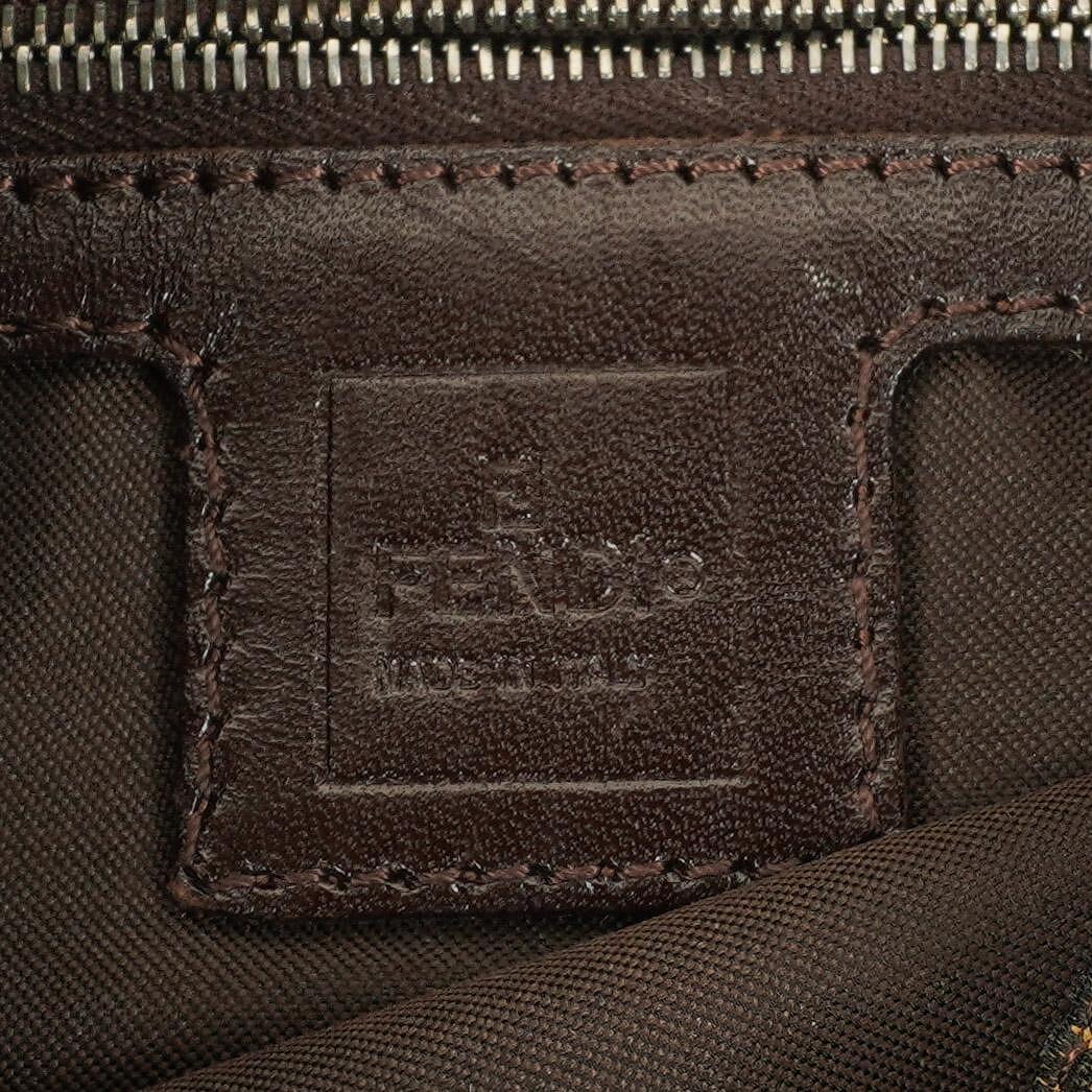 Fendi Zucca Mamma Baguette Schultertasche in Tobacco