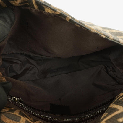 Fendi Zucca Mamma Baguette Schultertasche in Tobacco