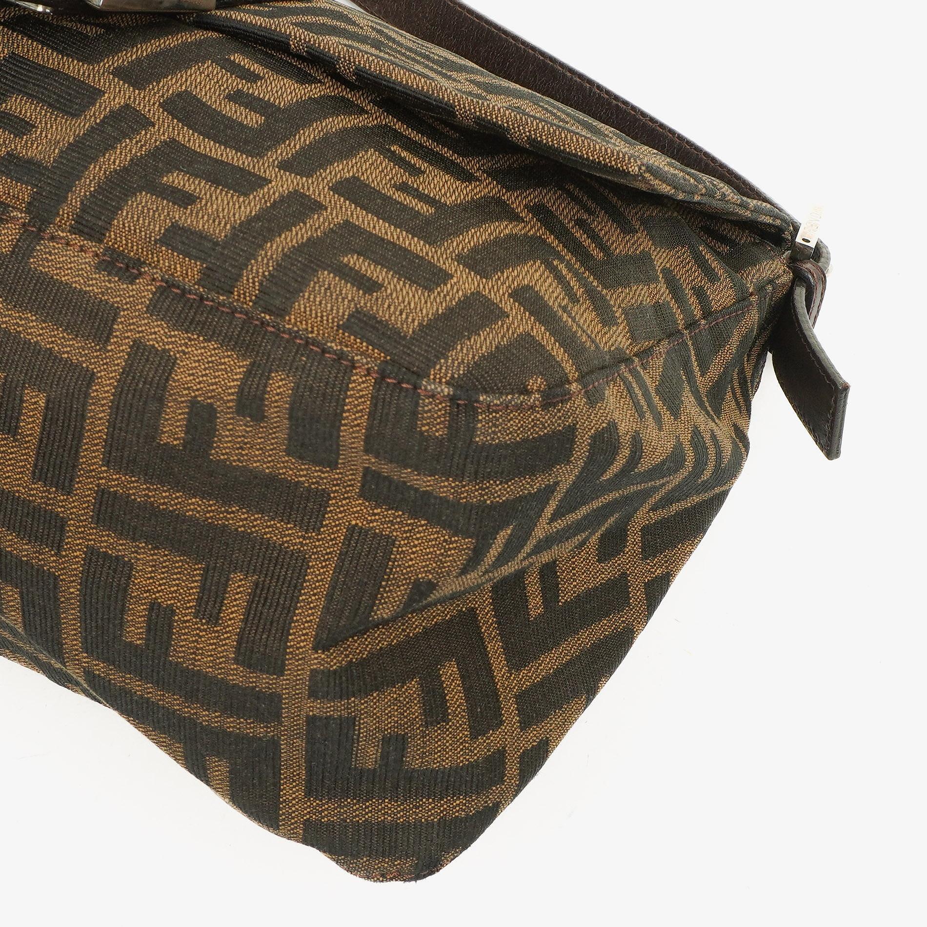 Fendi Zucca Mamma Baguette Tobacco Schultertasche
