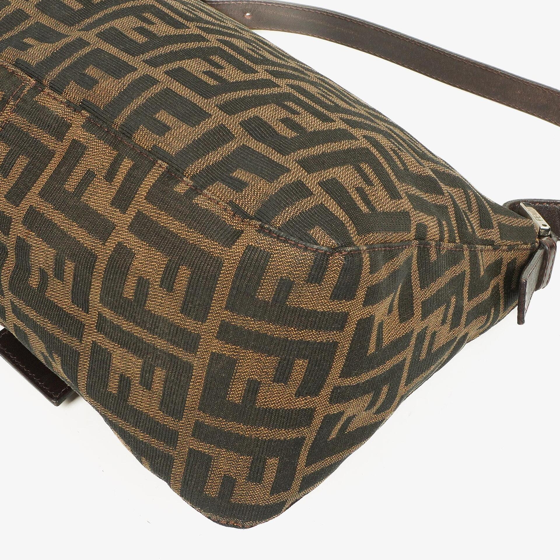 Fendi Zucca Mamma Baguette Tobacco Schultertasche