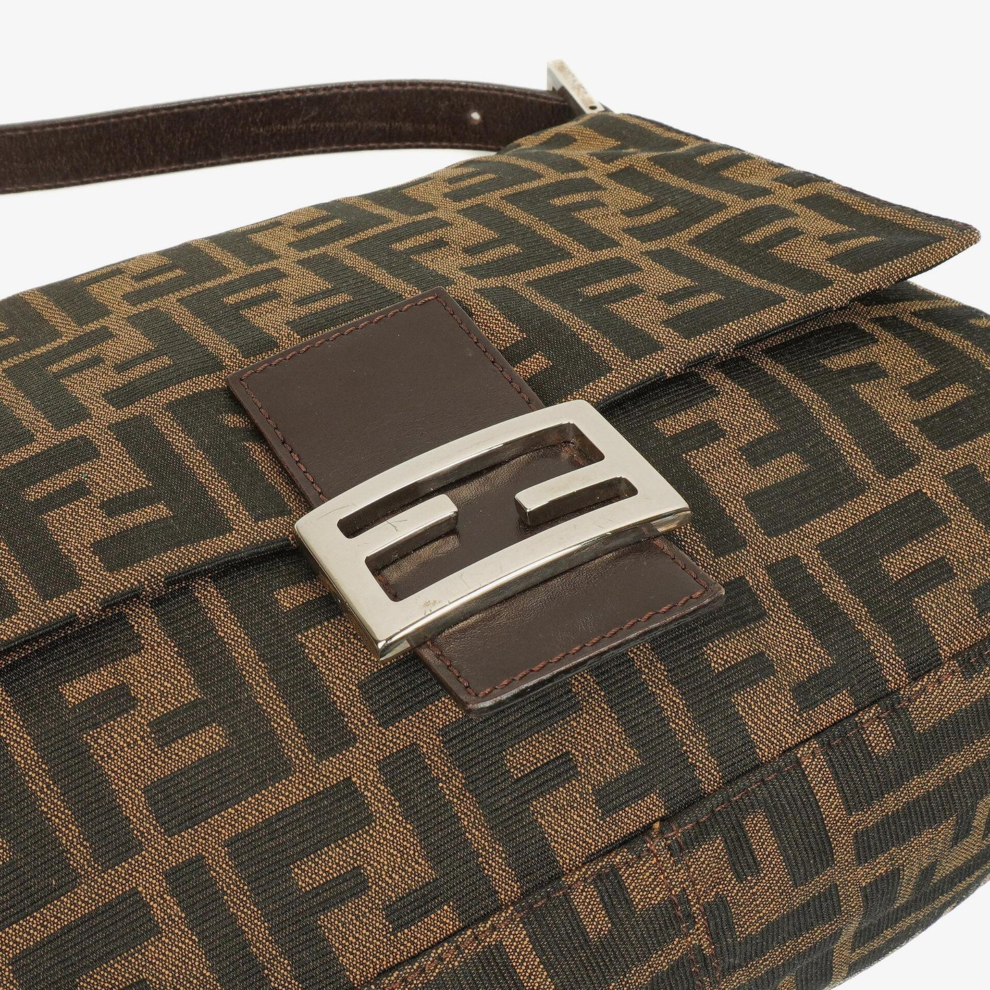 Fendi Zucca Mamma Baguette Tobacco Schultertasche