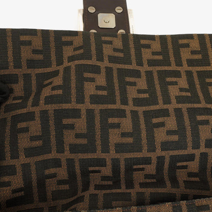 Fendi Zucca Mamma Baguette Tobacco Schultertasche