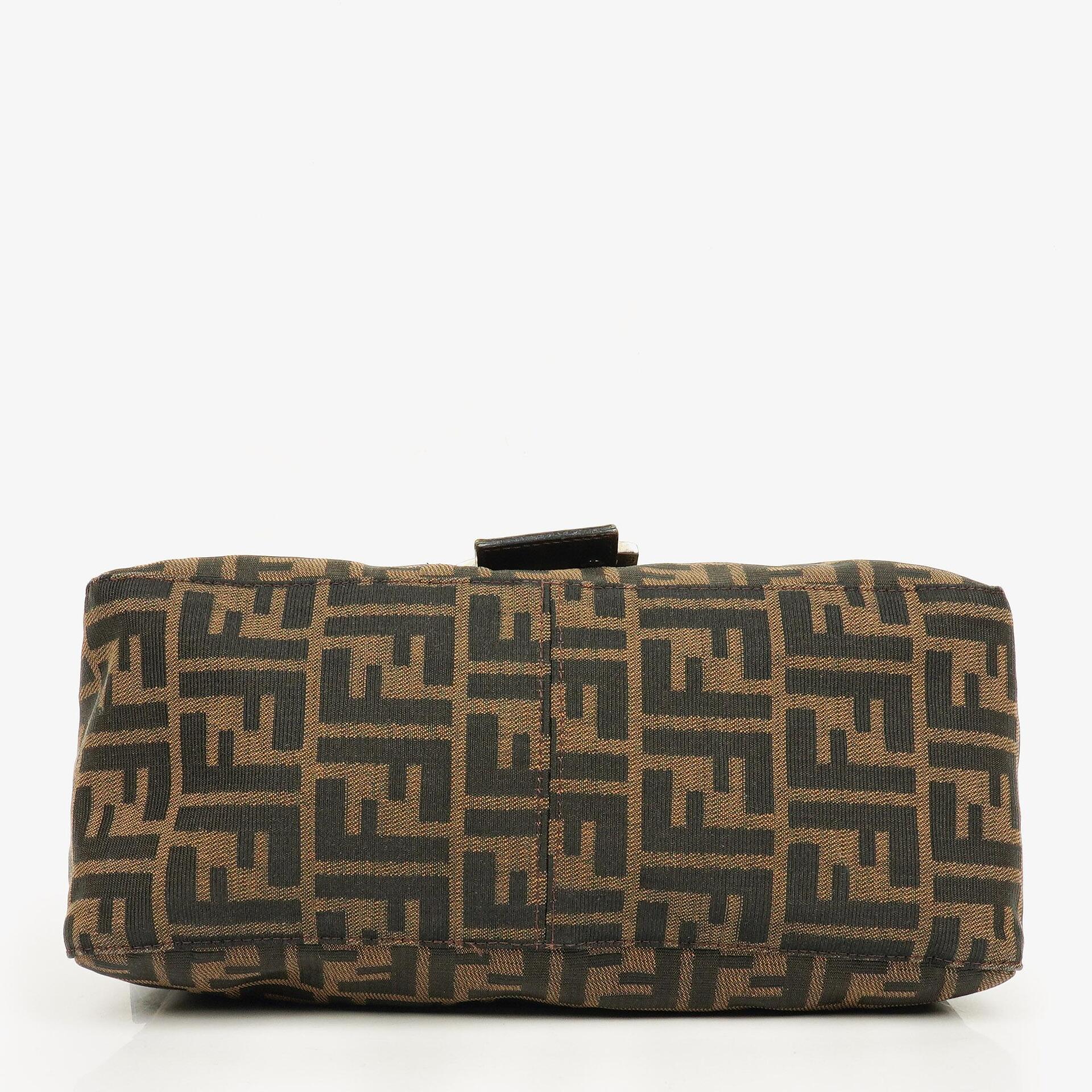 Fendi Zucca Mamma Baguette Schultertasche in Tobacco