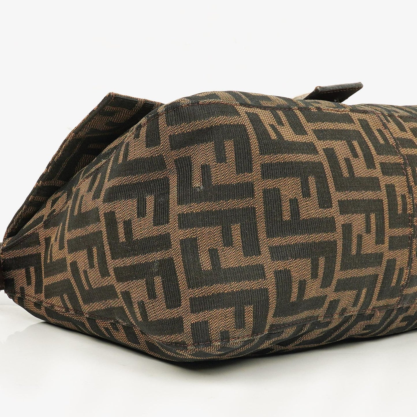 Fendi Zucca Mamma Baguette Schultertasche in Tobacco