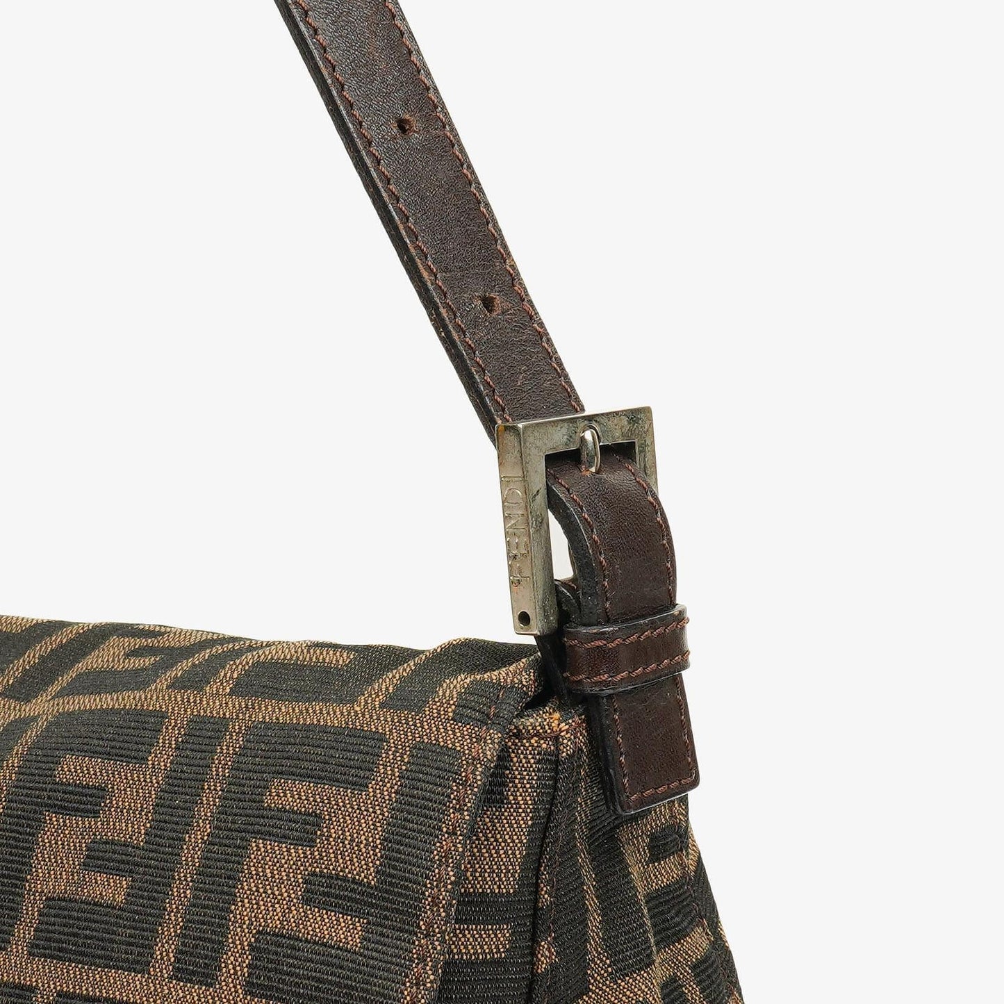 Fendi Zucca Mamma Baguette Schultertasche in Tobacco