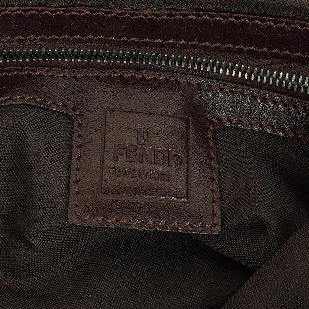 Fendi Zucca Mamma Baguette Schultertasche in Tobacco