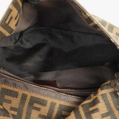 Fendi Zucca Mamma Baguette Schultertasche in Tobacco