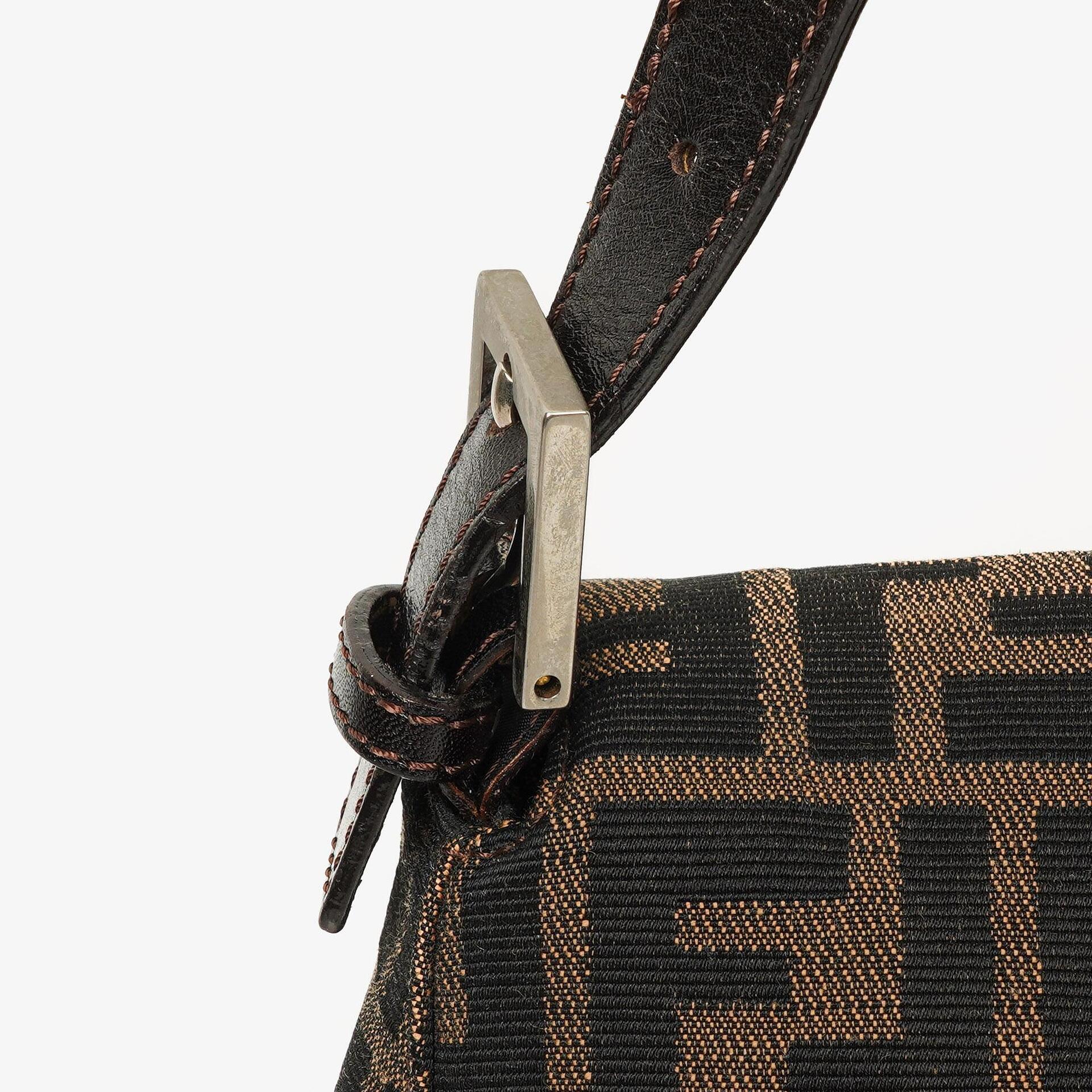 Fendi Zucca Mamma Baguette Schultertasche in Tobacco
