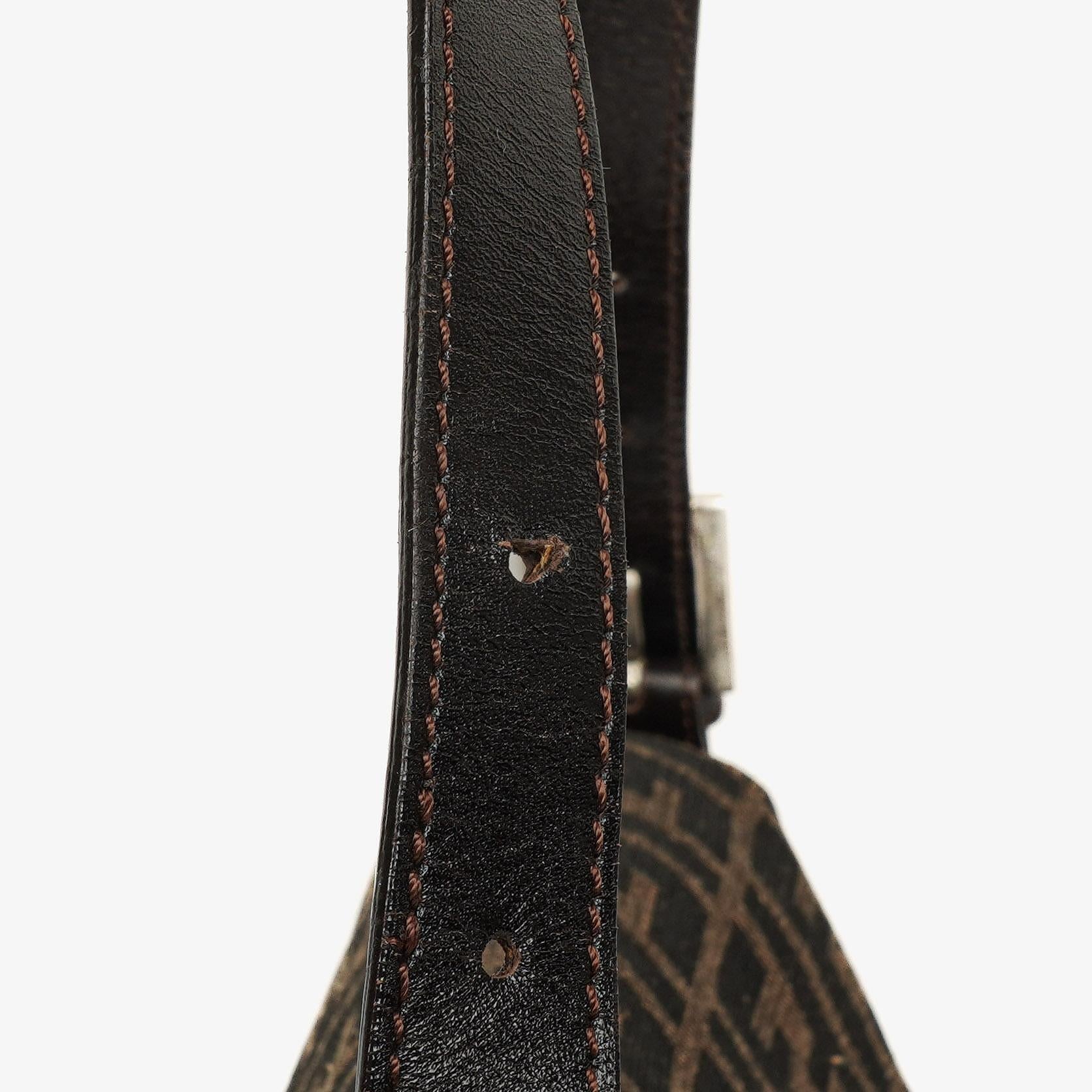Fendi Zucca Mamma Baguette Schultertasche in Tobacco