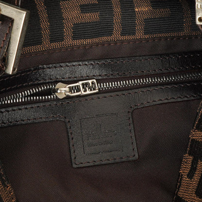Fendi Zucca Mamma Baguette Schultertasche in Tobacco