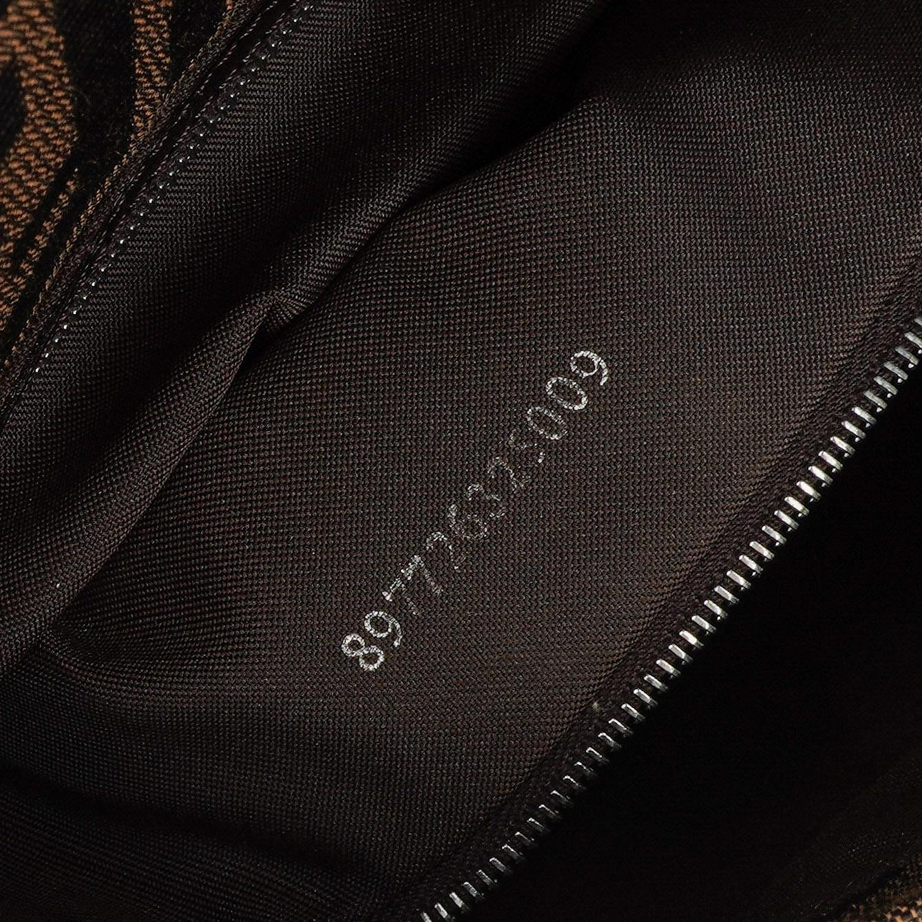 Fendi Zucca Mamma Baguette Schultertasche in Tobacco