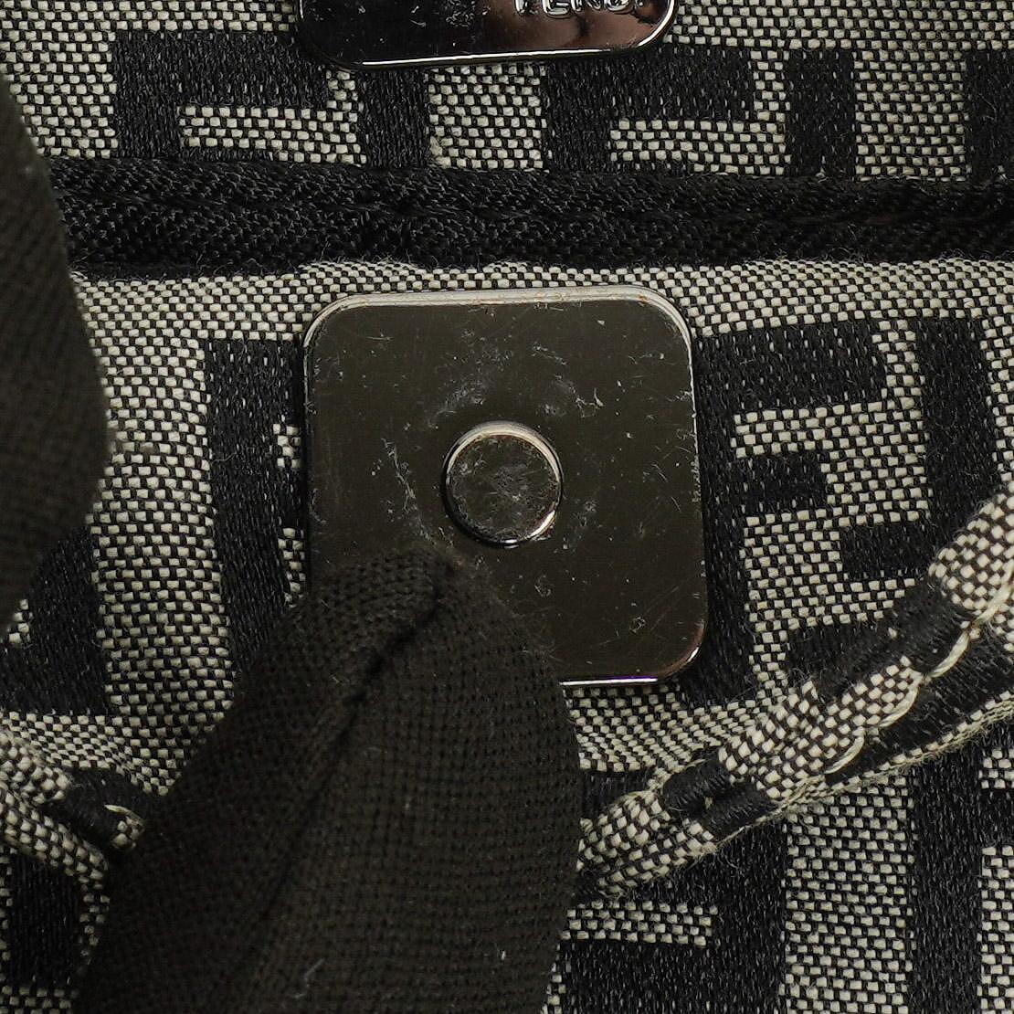 Fendi Zucchino Hobo Schultertasche