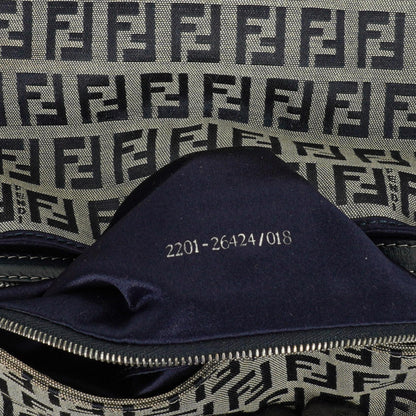 Fendi Zuccino Baguette Handtasche in Navy/Grau