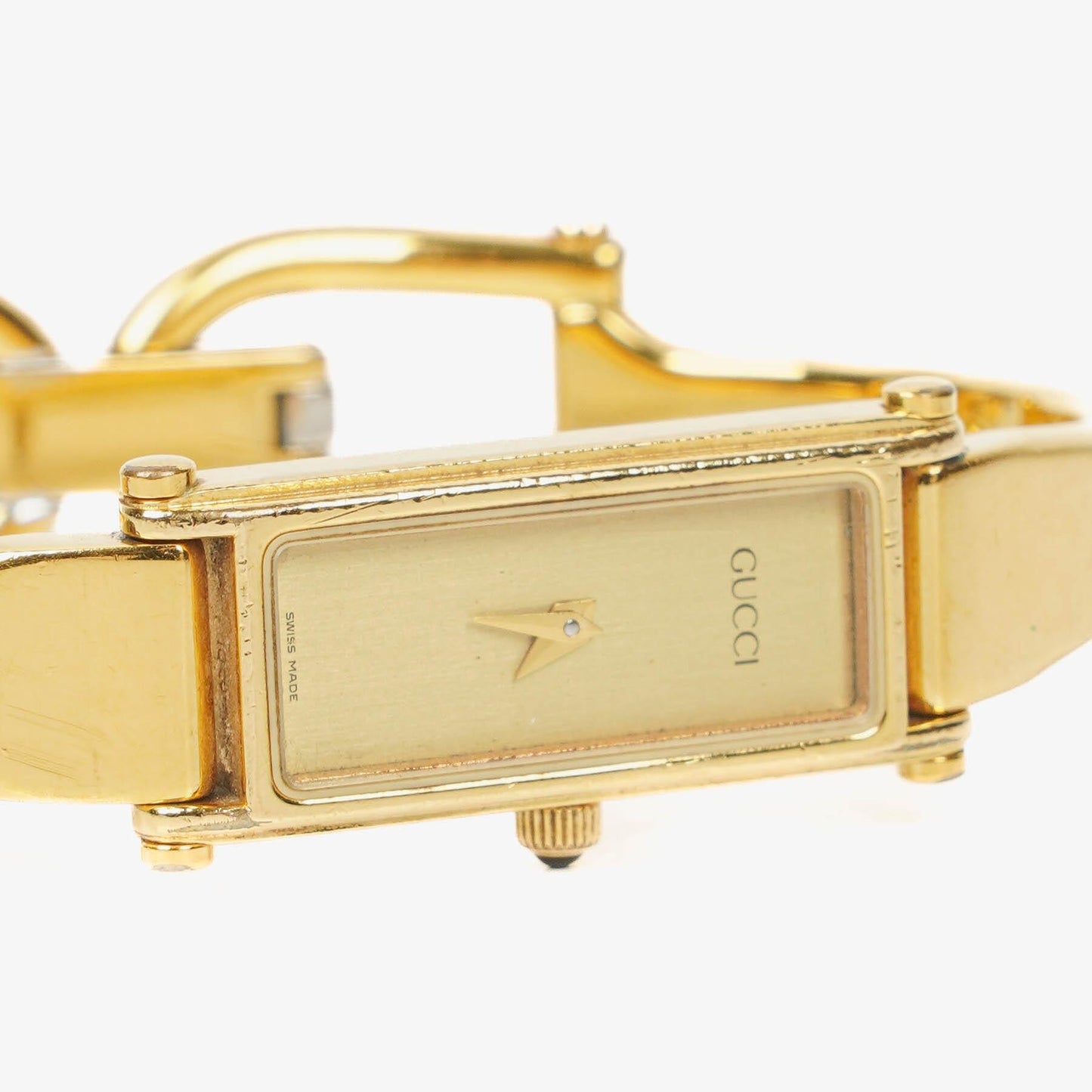 Gucci 1500 rechteckige Uhr aus goldfarbenem Edelstahl