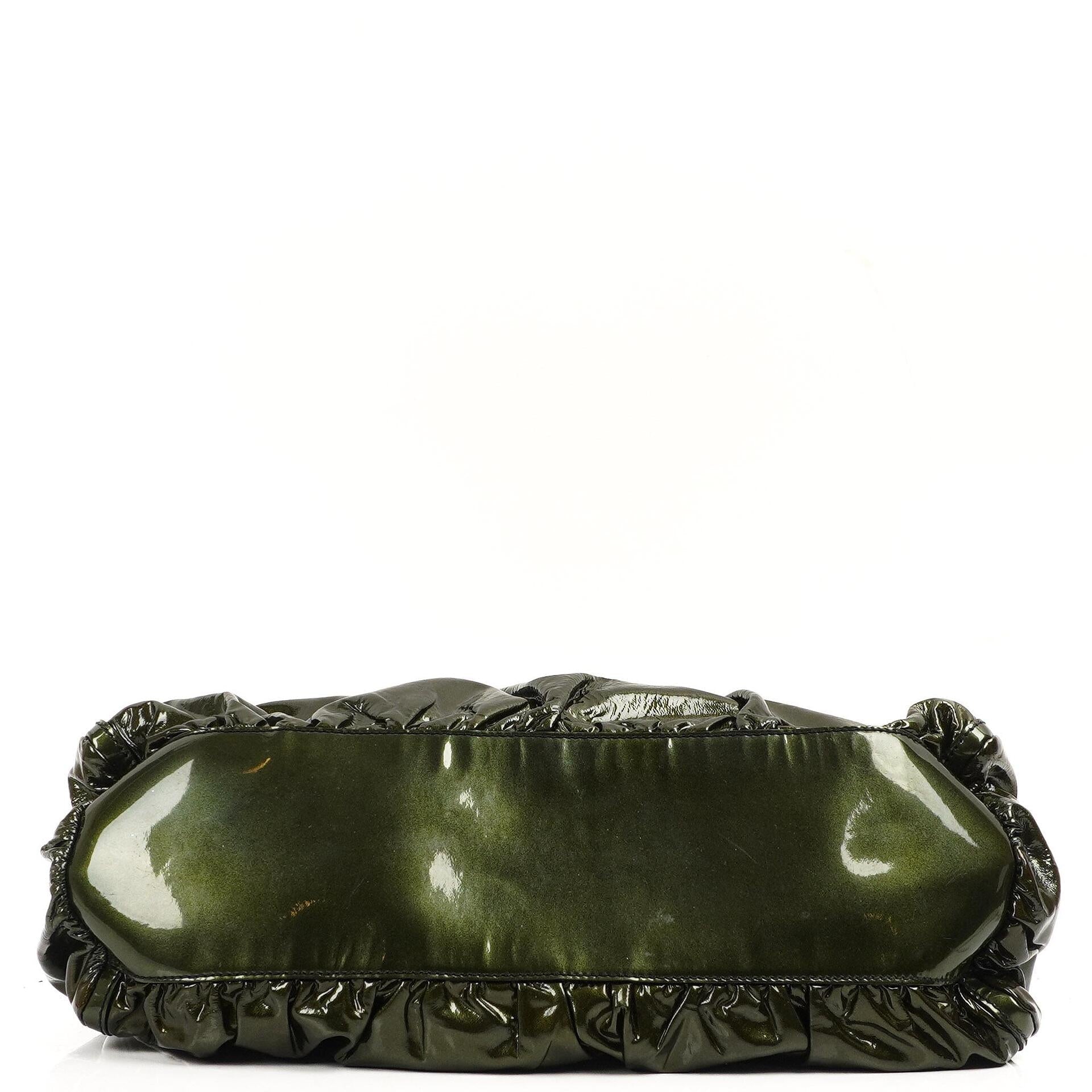 Gucci Abbey D-Ring Olivgrünes Lackleder Hobo Bag