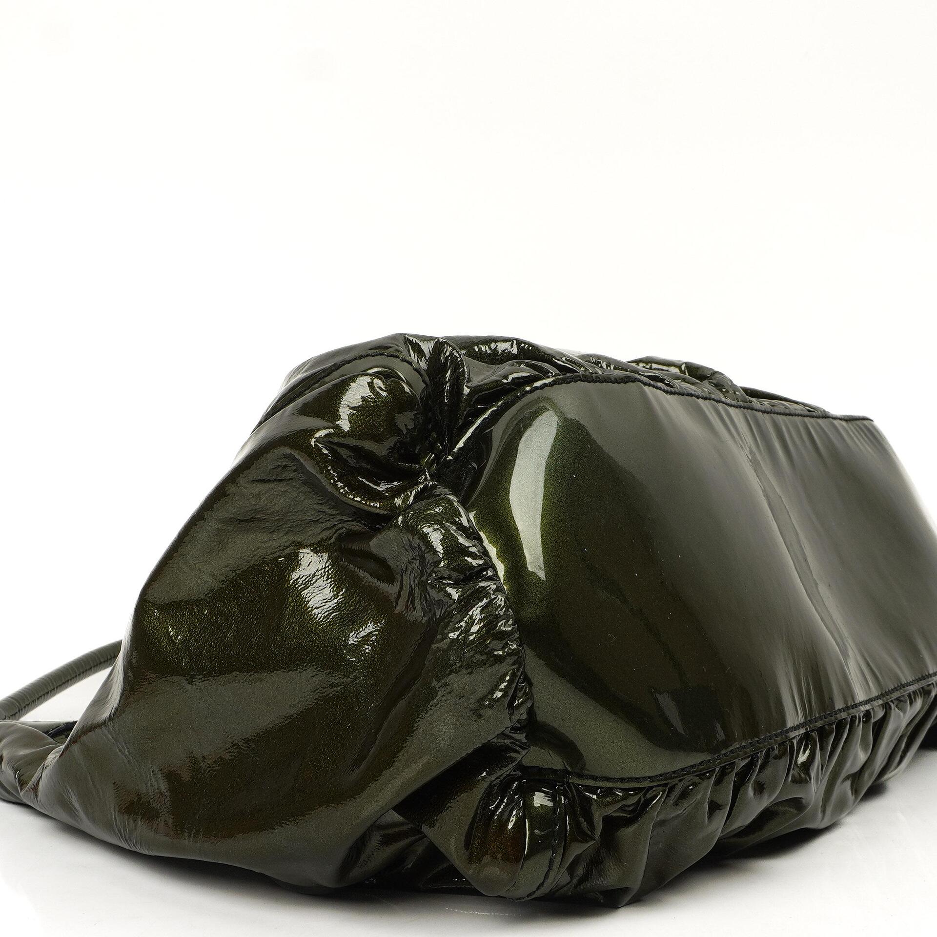 Gucci Abbey D-Ring Olivgrünes Lackleder Hobo Bag