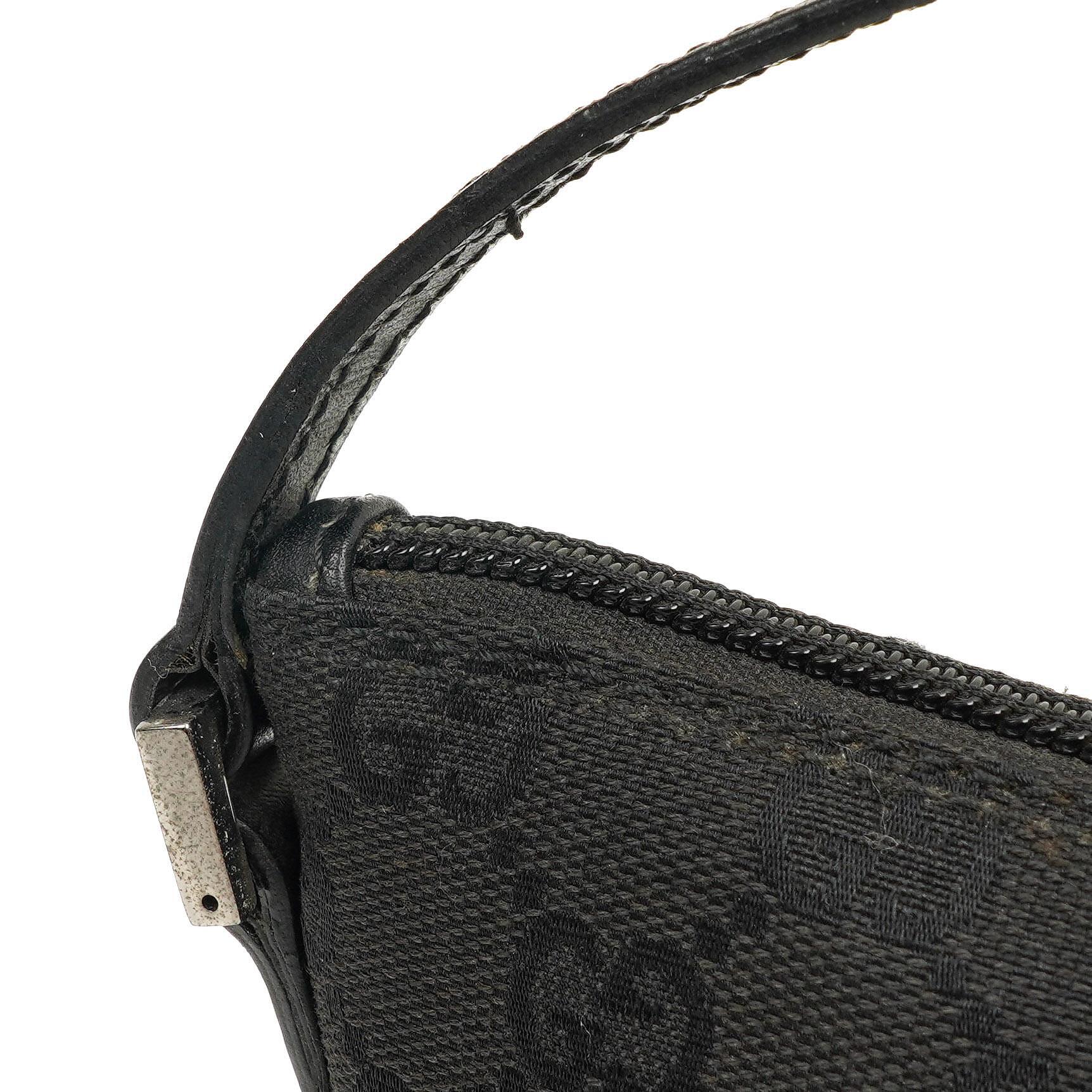 Gucci Baguette Pochette Boot Schwarz GG Monogram Tasche