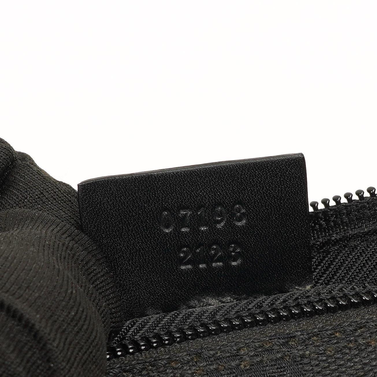 Gucci Baguette Pochette Boot Schwarz GG Monogram Tasche