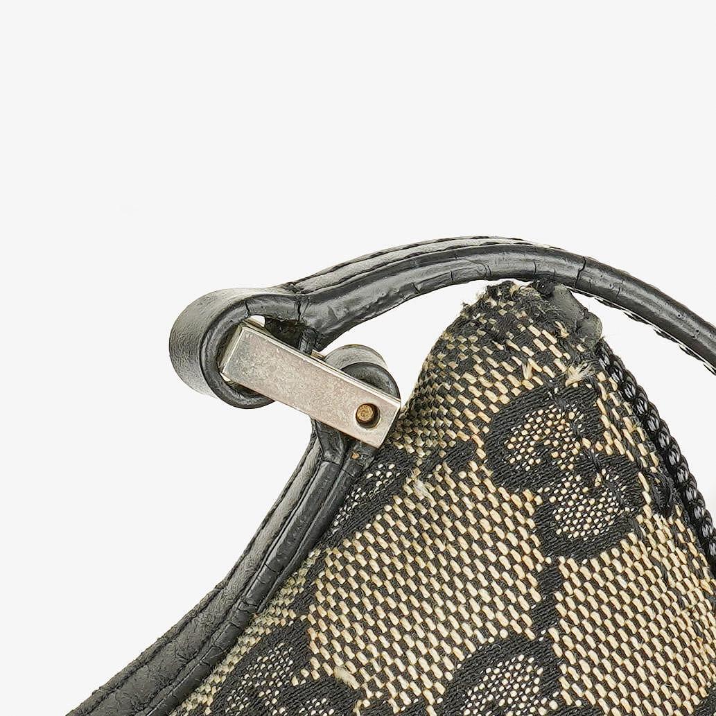 Gucci Baguette Pochette Boat Tasche in Grau/Schwarz mit GG Monogramm